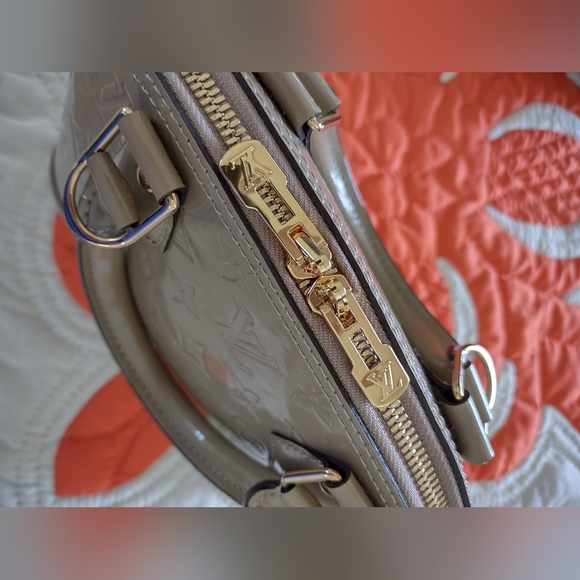 Louis Vuitton Monogram Galet Vernis Alma BB - Picture 6 of 16